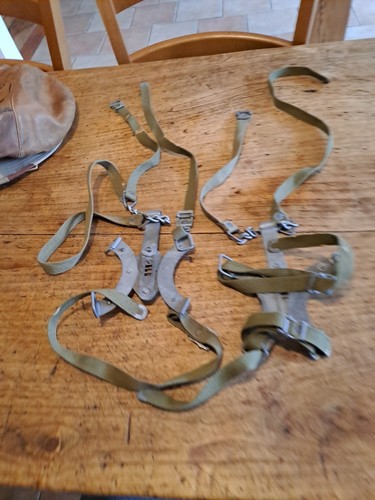 Paire crampons troupe de - de,