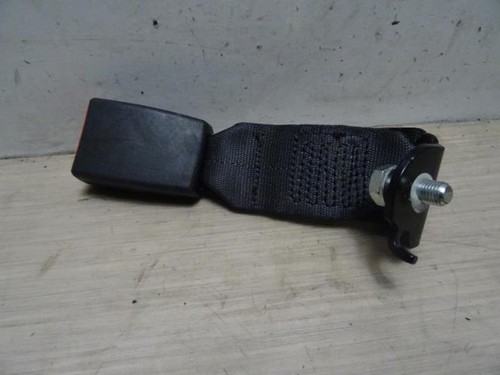 Attache ceinture arriere