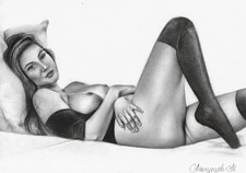 belle femme nue couchée 