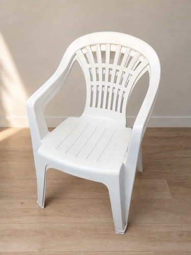 Lot chaises blanches - de,