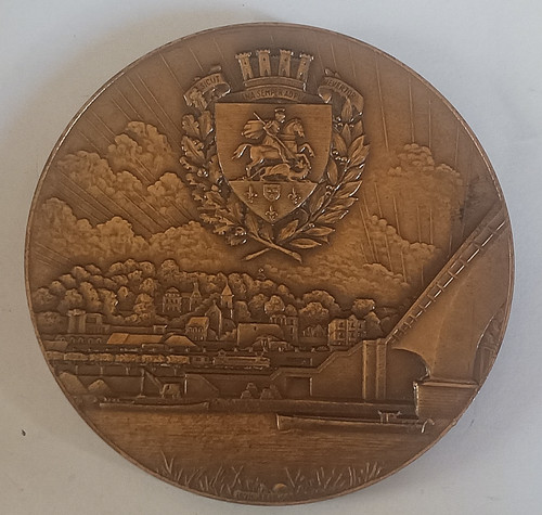 Médaille villeneuve saint - villeneuve,