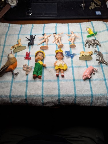 Lot jouets anciens figurines - lot,
