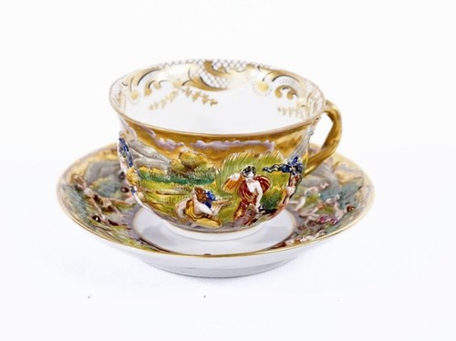 Tasse sous relief - sous,