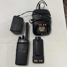 Motorola XPR 3300e Walkie-Talkie AAH02RDC9VA1AN w charger #A W3C