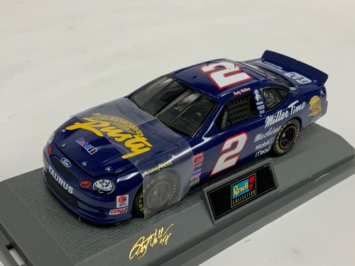Revell nascar ford taurus - 1/43,