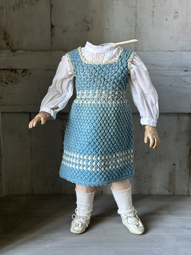 Robe ancienne tricotée - tricotée, et