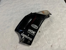 CARENAGE LATERAL DROIT -