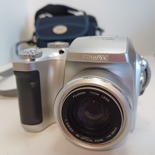 Fuijfilm finepix s3000 - fuijfilm, digital