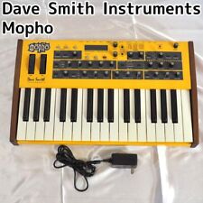 Dave Smith Instruments Mopho Analog Synthesizer Monophonic Keyboard Working