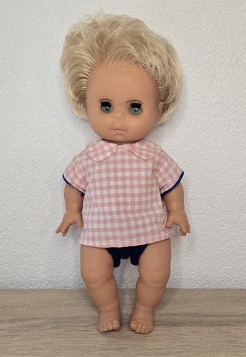 Jolie poupée plastique baby
