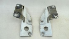 Charnière de capot moteur