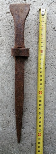 Ancienne enclume - d4-,