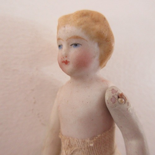 Ancienne petite poupée - ancienne, en