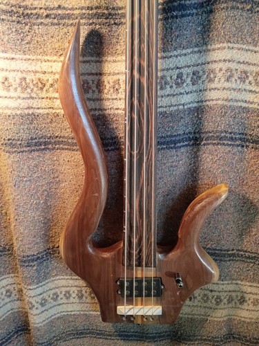 Right hand fretless bass - right-hand,
