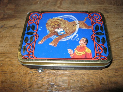 Ancienne boite cigarette tole - boite,