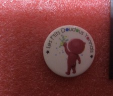 LES P’TITS DOUDOUS YONNAIS Bean Piece Size Porcelain Medal Epiphany 