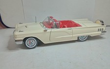 SUNSTAR 1/18 FORD THUNDERBIRD 1960 CONVERTIBLE SANS BOITE gé