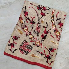 Écharpe broderie classique