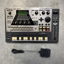 Roland MC-307 Groovebox Drum