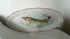 GRAND PLAT A POISSON EN PORCELAINE DE VIERZON ESTURGEONS *