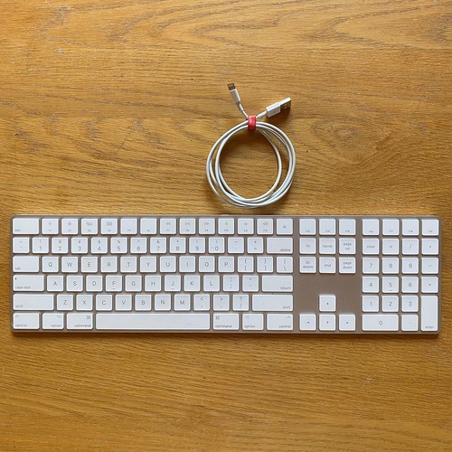 Apple clavier sans fil - •,