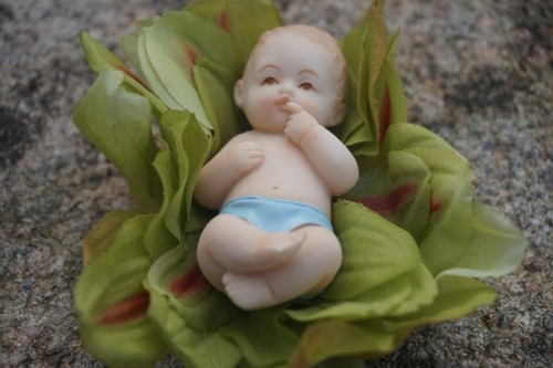0068 figurine statuette - ,
