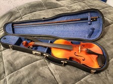 Violon ancien avec son étui
