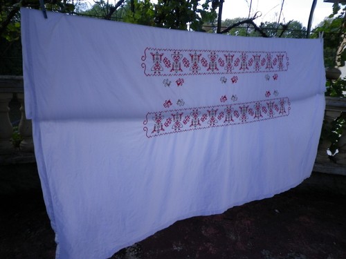 Une nappe rectangulaire - une,