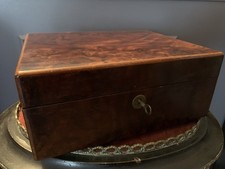 Magnifique cave à liqueur en