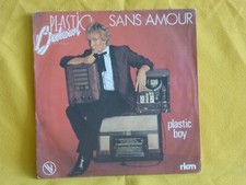 SP 45T - PLASTIC BERTRAND - Sans amour / Plastic Boy - Réf. RKM 101394