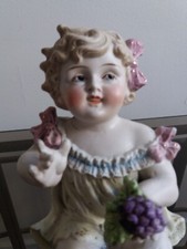 Figurine de bébé en