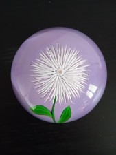 Magnifique Presse Papiers des