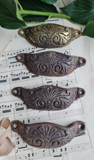 4 ANCIENNES POIGNETS COQUILLES