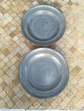 Paire de Plats en Étain