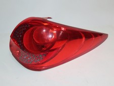 feu arrière droit peugeot 207