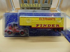 CAMION SAVIEM CIRQUE PINDER