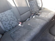 Attache ceinture avant gauche VOLKSWAGEN GOLF 4