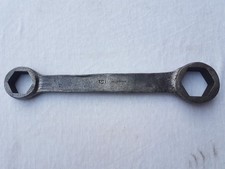 Ancienne grosse cle à oeil ch. Liegeois givonne ancien outil garage collection