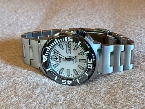 Montre seiko white monster - montre,