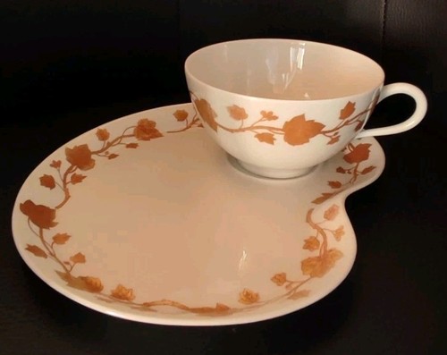 Tasse sous égoïste - et,