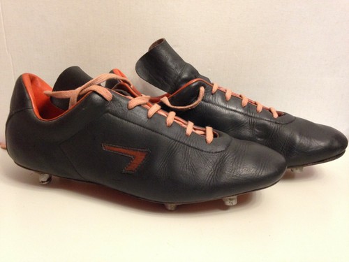 Anciennes chaussures football - anciennes,