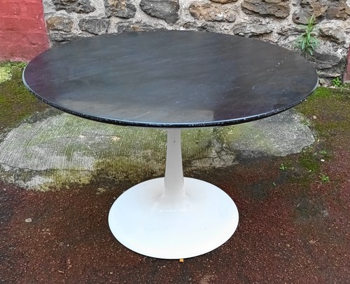 Table basse dessus - , a