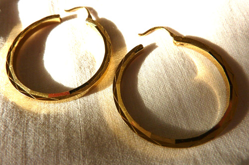 Très joli boucles oreilles - très,