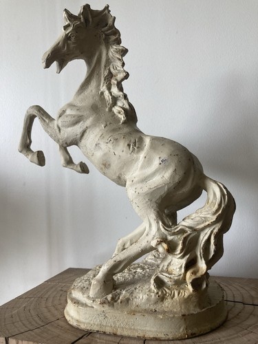 Cheval cabré fonte - cheval, en