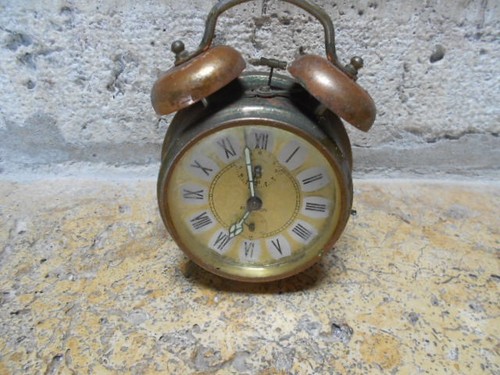 Ancien réveil cuivre - en,
