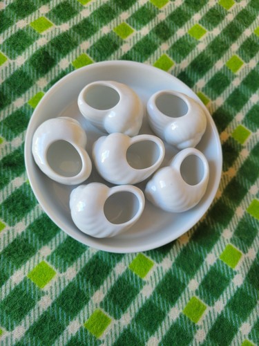 Plat avec 6 - ,