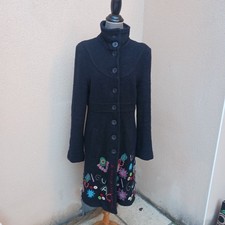 manteau  DESIGUAL taille 40(