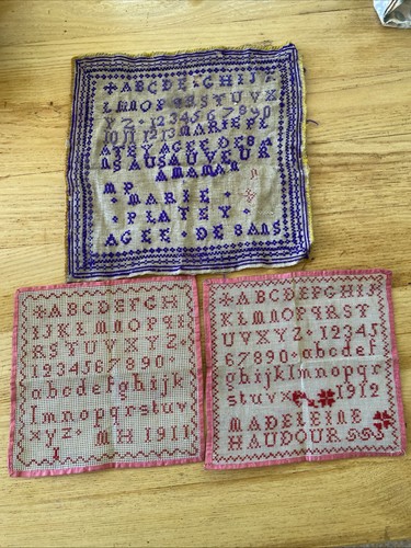 Anciens abécédaires brodés - abécédaires,