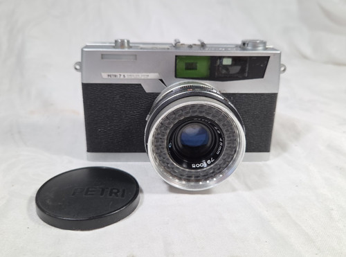 Petri 35mm rangefinder film - petri,