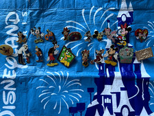 LOT 10 TINKER BELL PINS